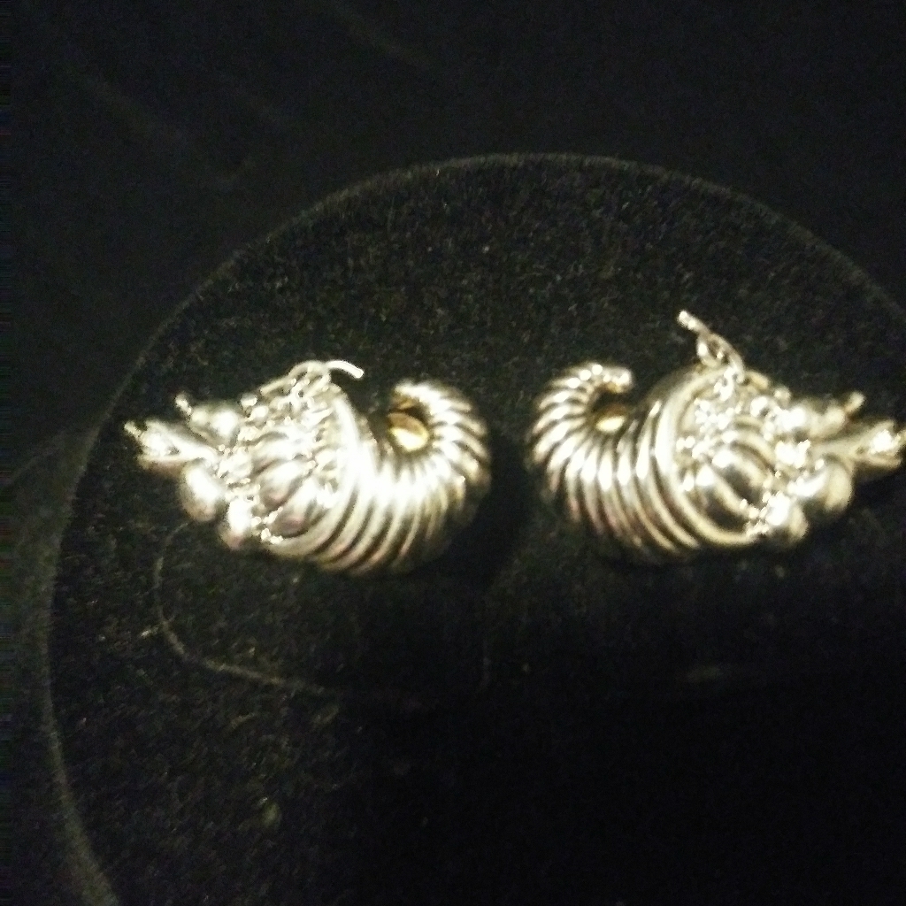 Silvertone Thanksgiving Clip Earings